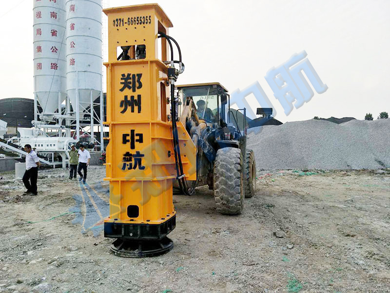 鏟車改裝液壓夯實(shí)機(jī)